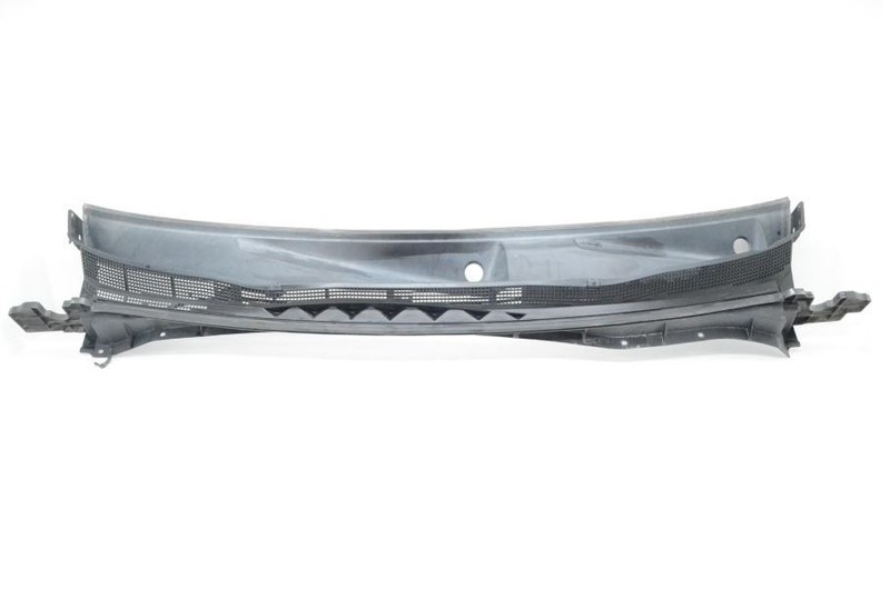 2017-2019 Nissan Titan 5.6L 4x4 Windshield Wiper Cowl Vent Panel 66810 EZ10C