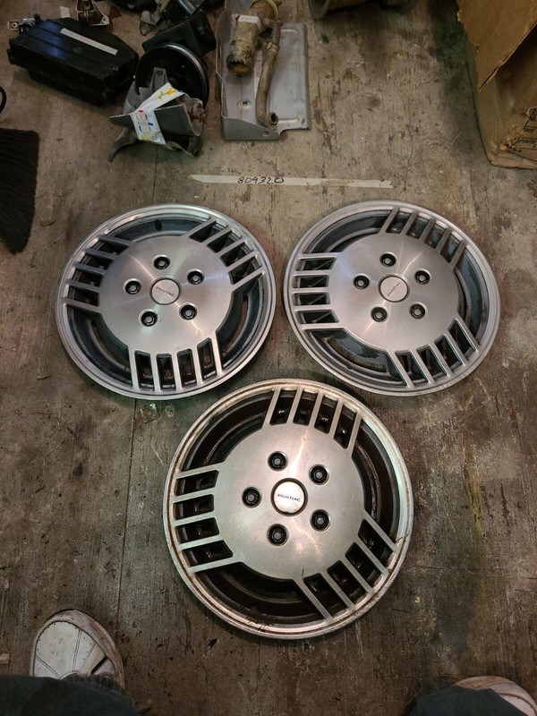 14" Pontiac 6000 LE Tri-Port Hubcap Wheel Cover 1986 1988 OEM ×3