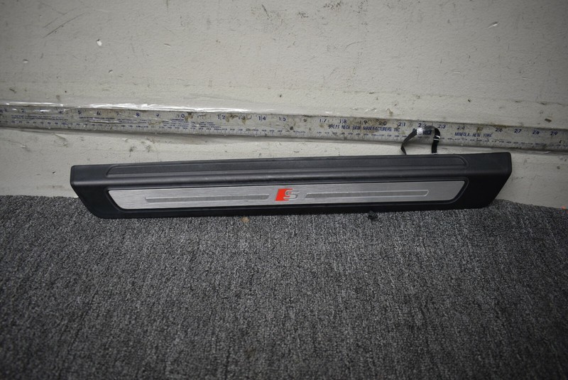 2018-2019 AUDI Q5 FRONT SILL PLATE FACTORY OEM
