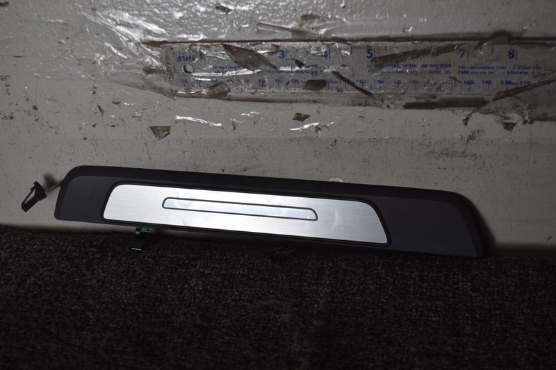2019-2023 AUDI E TRON QUATTRO PREMIUM PLUS REAR RIGHT SILL PLATE FACTORY OEM
