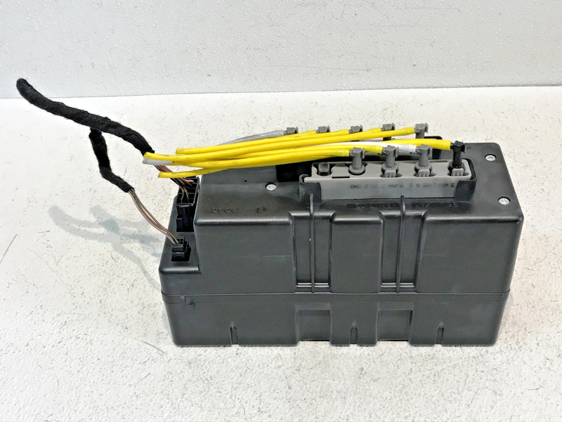 2006 Mercedes W220 S350 Central Door Locking Vacuum Pump Module 2208000648