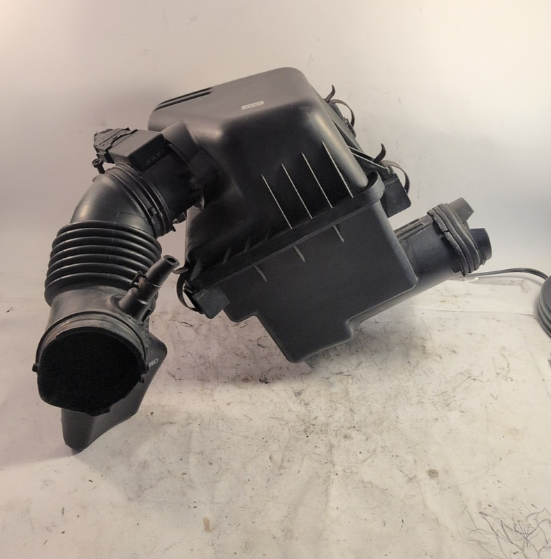 2007-2012 HYUNDAI ELANTRA Air Intake Cleaner Filter Box Housing Hose Assembly
