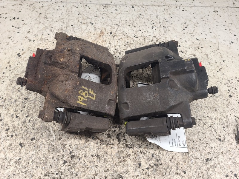 Dodge Nitro Brake Caliper Pair Front Driver Left Passenger Right OEM 2007-2011