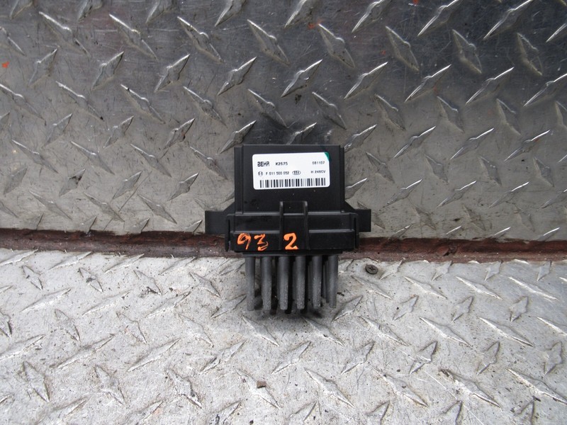 2008 CHRYSLER 300C HEAT BLOWER MOTOR RESISTOR F 011 500 052 /K2675