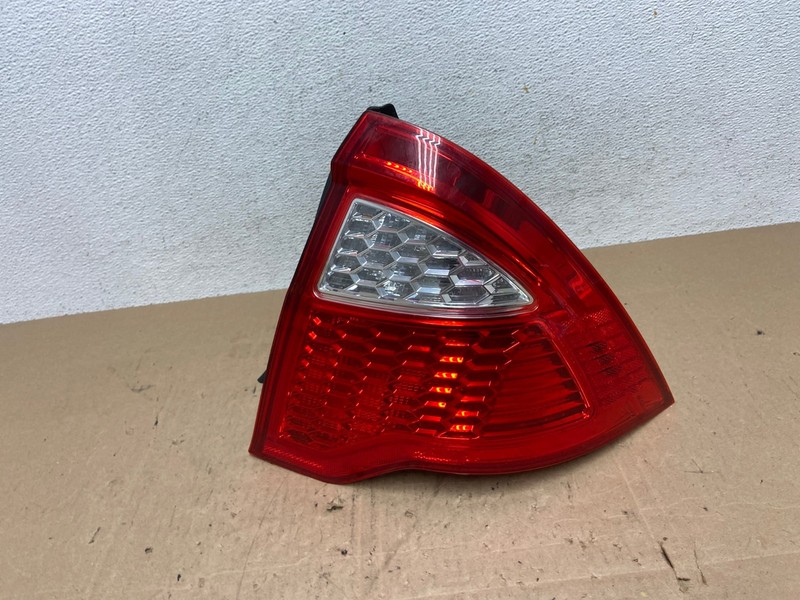 2010 2011 2012 Ford Fusion Right Passenger Side Tail Light Oem AE6162 LK