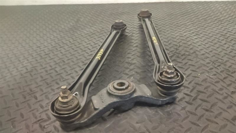 04-09 Dodge Durango Rear Trackbar Links W/ Bellcrank OEM 52113261AD