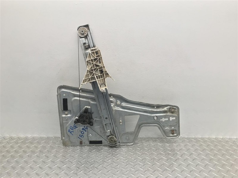 05-08 EQUINOX FRONT PASSENGER RIGHT DOOR WINDOW REGULATOR MOTOR OEM 125-02852R