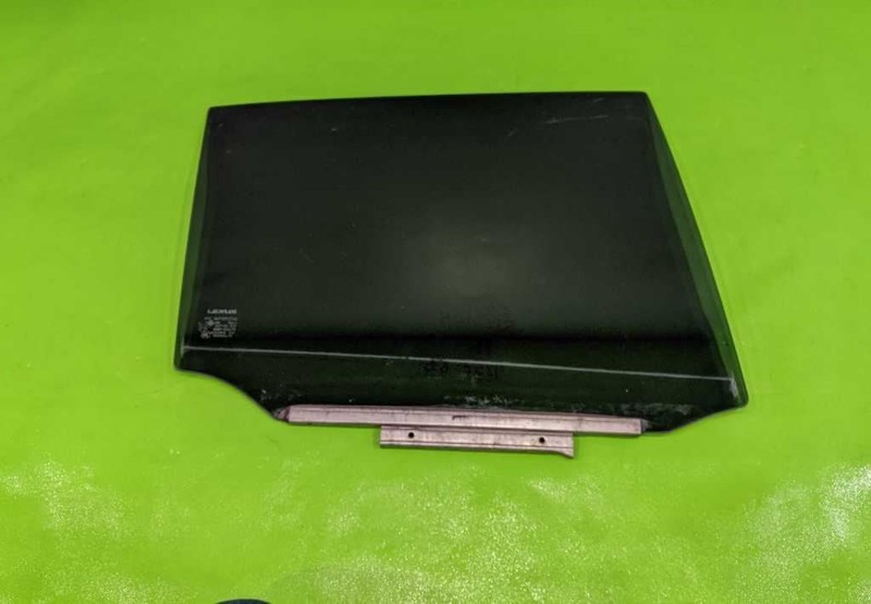 06-09 RX400H PASSENGER RIGHT REAR WINDOW DOOR GLASS OEM 4257-65
