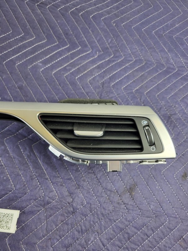 Used Oem Genesis Dashboard Center Right Air Vent & Molding G70 97490-G9000 2019