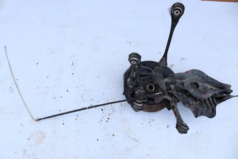 2017-2018 BMW 330I XDRIVE F30 SEDAN REAR RIGHT SPINDLE KNUCKLE HUB ASSY OEM