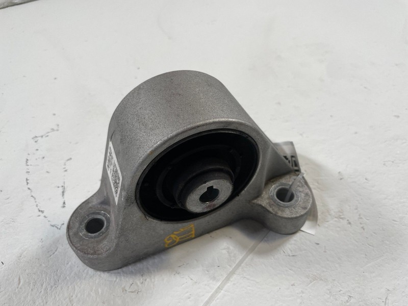 2022-25 HYUNDAI IONIQ 5 6 FRONT RIGHT SUSPENSION MOUNT SUPPORT BRACKET # 109815