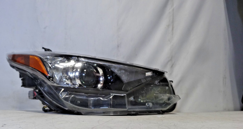 2017-2018 Toyota Corolla Right Passenger Side LED Head Light! Factory Original!