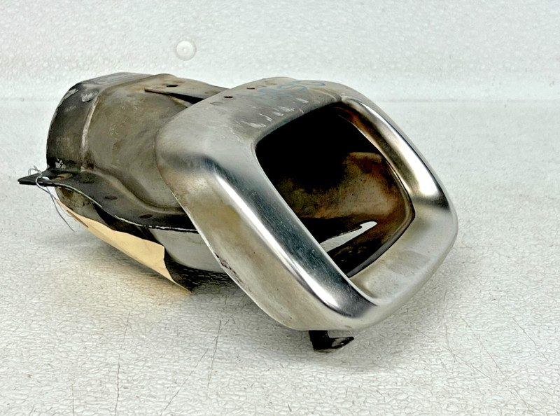 ⭐2017-2019 INFINITI QX30 REAR LEFT DRIVER BUMPER EXHAUST TIP PIPE OEM LOT2589