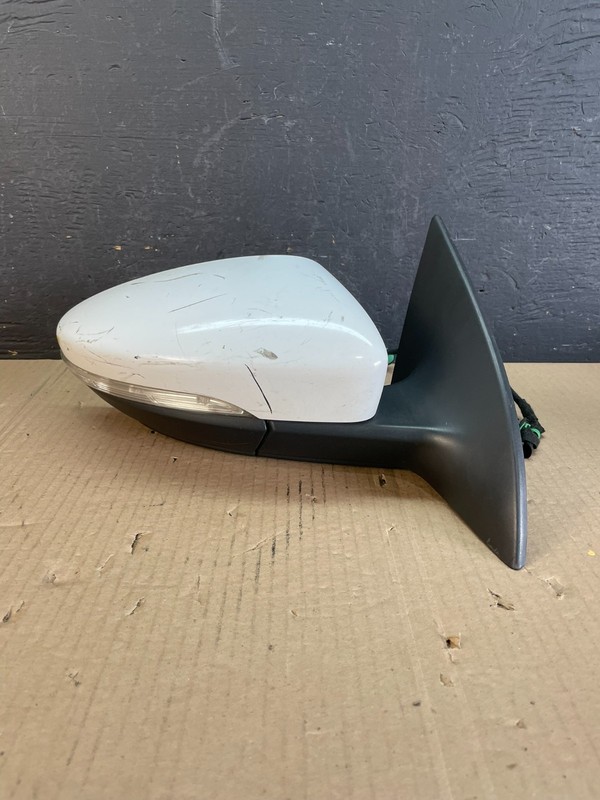 2009 to 2012 Volkswagen CC Right Passenger Power Door View Mirror OEM AE3292 DW