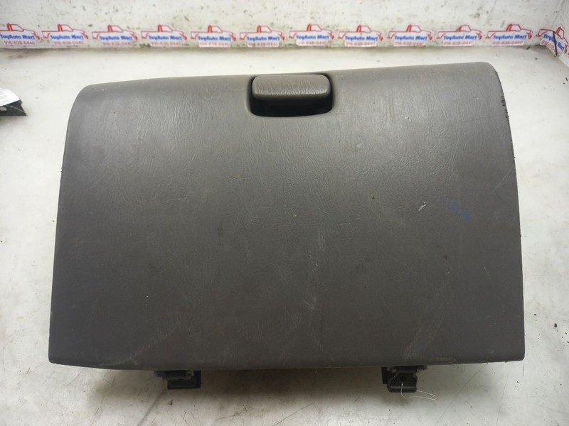 04 TOYOTA SEQUOIA GLOVE BOX GRAY