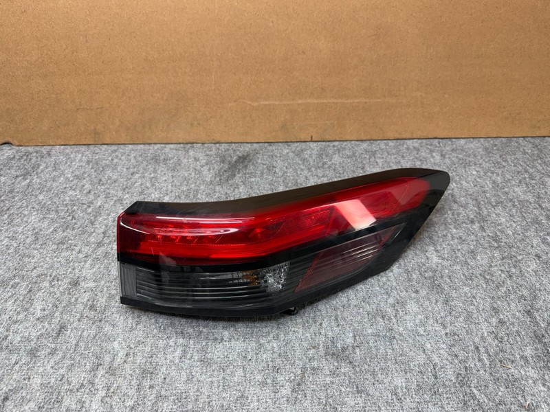 NISSAN PATHFINDER 2022-2025 OEM RIGHT PASSENGER LED TAIL LIGHT LAMP ASSEMBLY