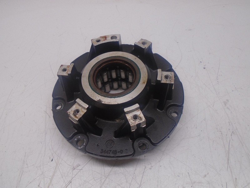 I3a Evinrude 200 hp Ficht outboard upper bearing carrier 344743-D