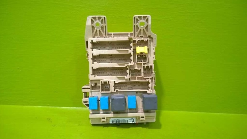 05 TOYOTA AVALON INTERIOR FUSE RELAY BOX OEM 2876-27
