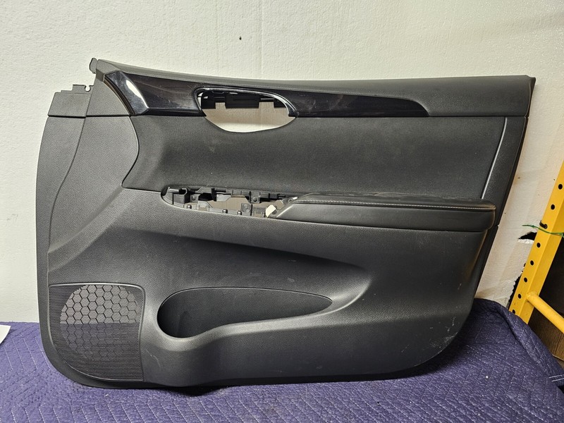 16 - 19 Nissan Sentra Front Door Trim Panel RH Passenger Side Black Cloth OEM