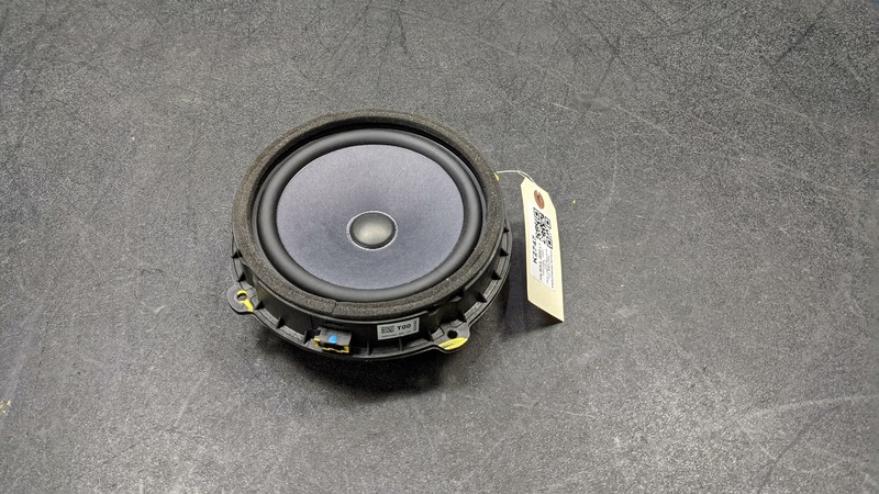 Front or Rear / Right or Left Door Speaker 2020 Kia Soul 96330-K0000 2021 - 2023