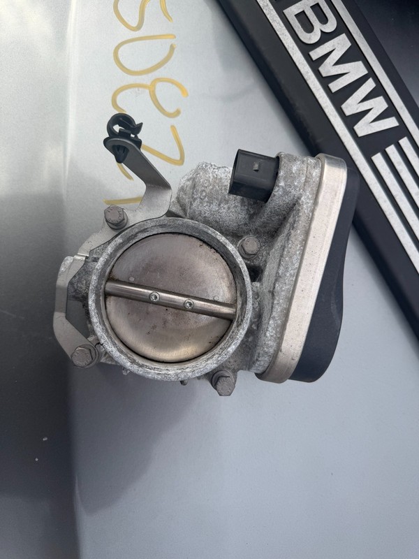 06 07 BMW 525I 323 325I 330I 525 530I Z4 OEM THROTTLE BODY ASSEMBLY