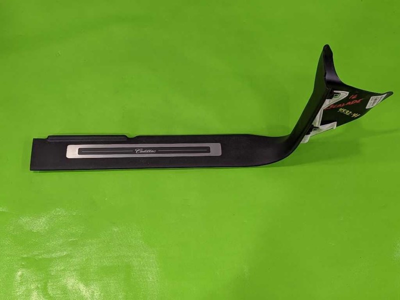 15-20 ESCALADE PASSENGER RIGHT FRONT SCUFF SILL PLATE OEM 4532-41