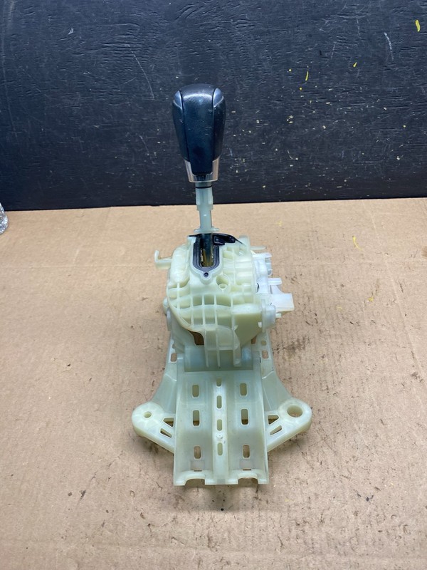 2017 to 2023 Mazda CX9 CX-9 Center Console Gear Shifter r6486 DG