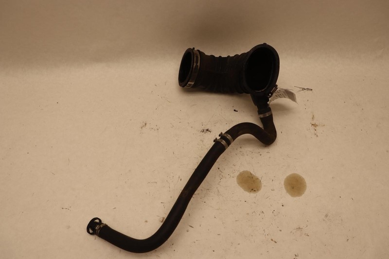 2015-2018 DODGE RAM 1500 3.0L DIESEL ENGINE AIR INTAKE DUCT HOSE TUBE OEM