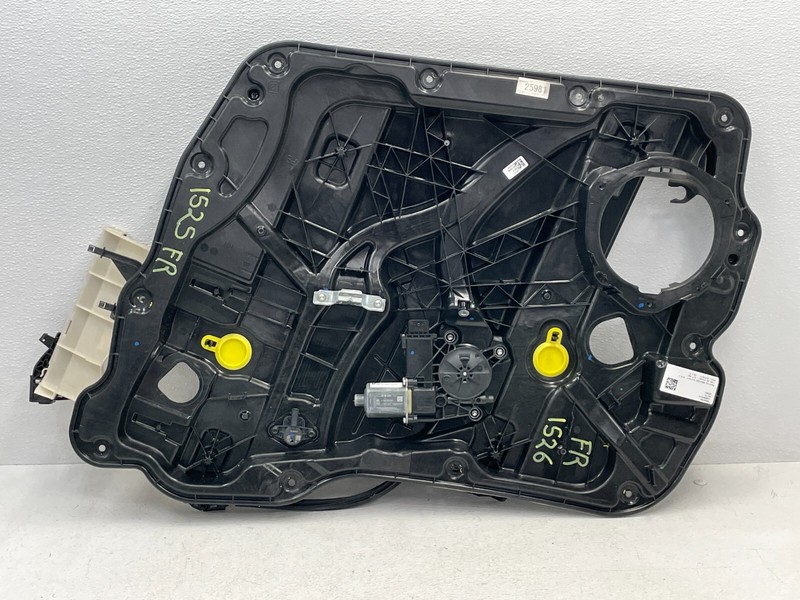 2018-2022 Alfa Romeo Stelvio Front Right Door Window Regulator W/Motor 1526 OEM