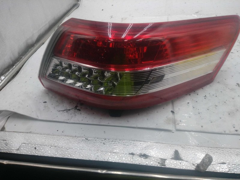 2011 Toyota Camry Right Tail Light Assembly Grey OEM Used 30498 139K Miles