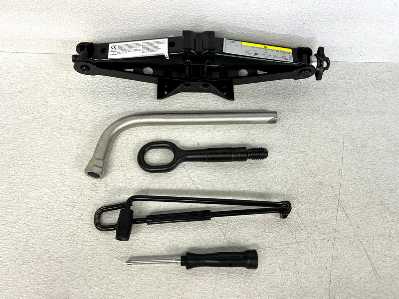 ⭐2015-2020 AUDI A3 S3 EMERGENCY ROADSIDE JACK TOOLS KIT SET OEM LOT2535