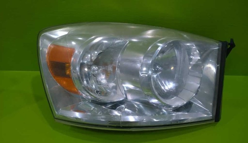 07 08 DODGE RAM 1500 4.7L AT PASSENGER RIGHT HEADLIGHT LAMP 2422-37