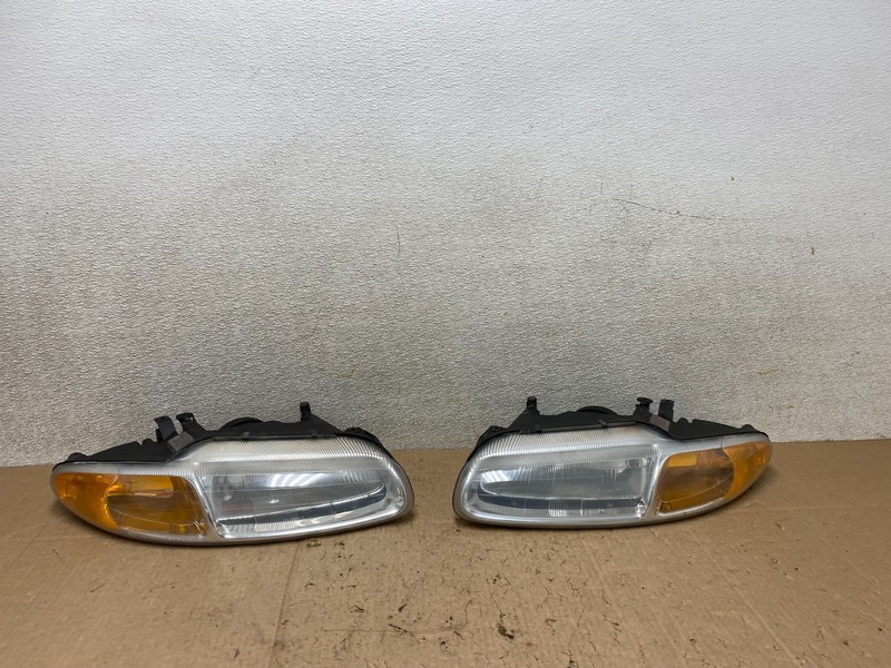 1996-2000 Chrysler Sebring Left+Right Side Halogen Headlights OEM W1122 DW