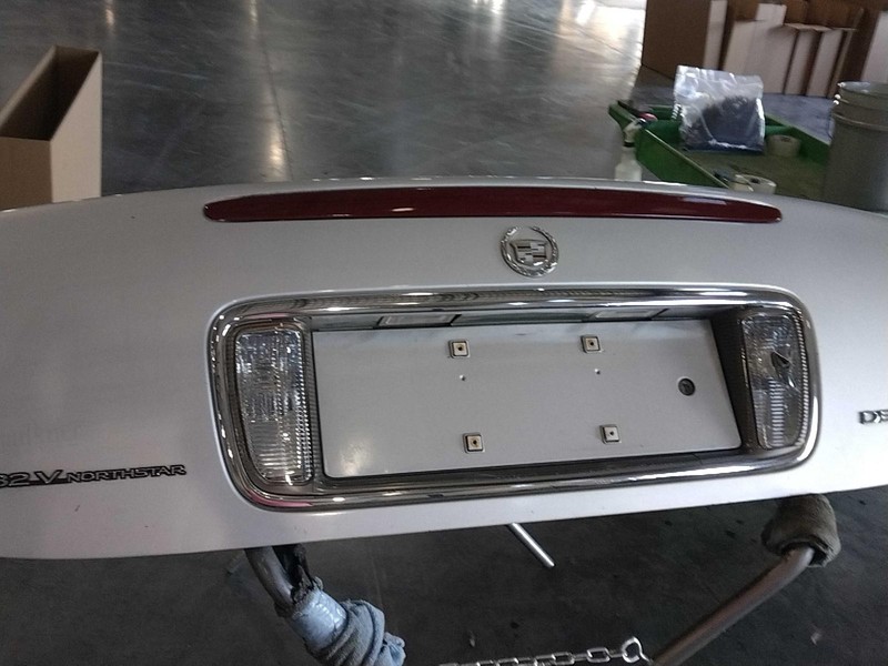2003 Cadillac DeVille OEM Grey Deck Lid Trunk Lid 4DR SED 89023653 83K MI