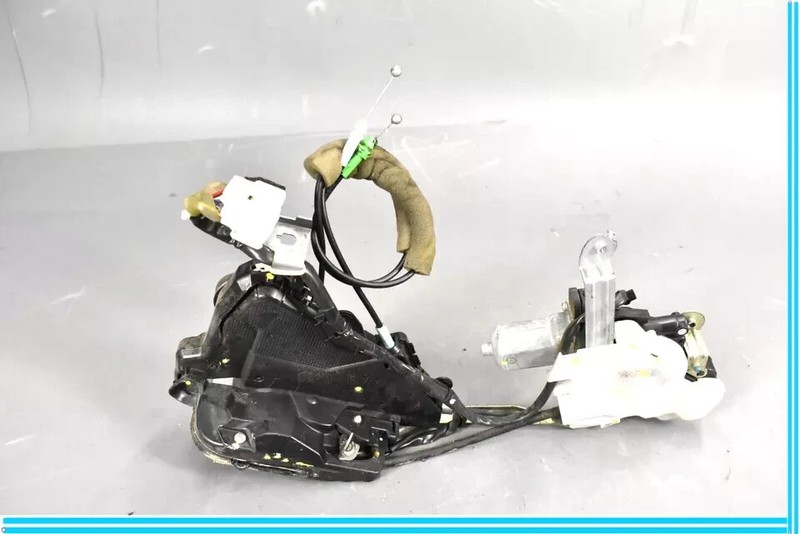 07-09 Lexus XF40 LS460 Front Right Side Door Lock Latch w/ Motor 6905050070 OEM