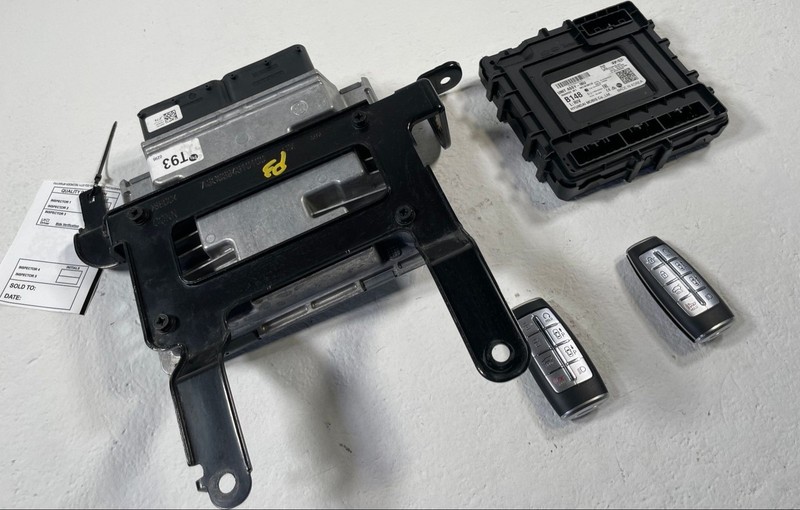 2022-2025 GENESIS GV70 ENGINE & BODY CONTROL MODULE UNIT W/ KEY FOB BCM #107525