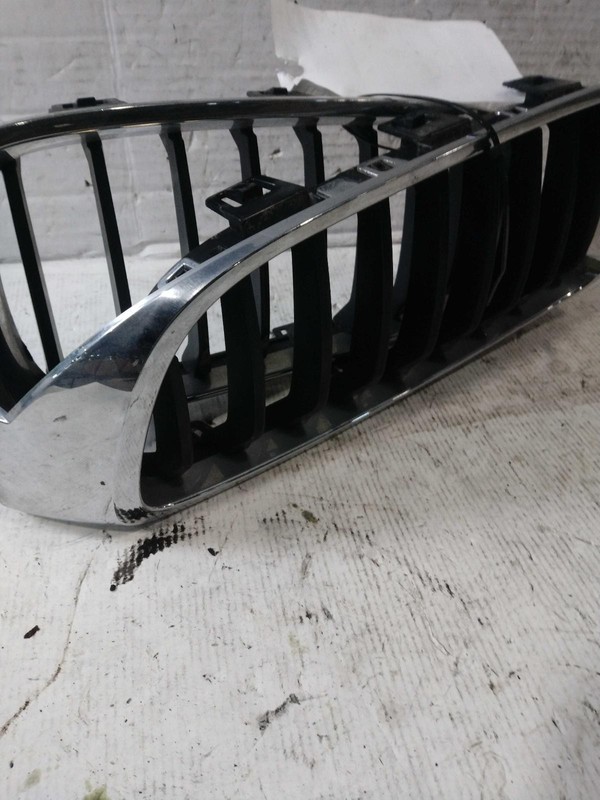 Used Front Center Lower Grille fits: 2018 Bmw 430I w/o M-aerodynamic package low