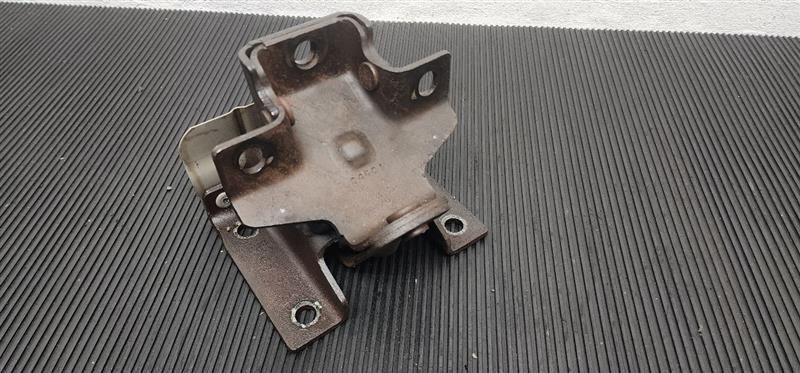 02-05 Cadillac Escalade 4.8L 5.3L & 6.0L V8 Engine Mount OEM 25828247