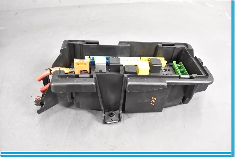 12-16 Mercedes X166 GL450 GL550 ML550 Rear Relay Fuse Box 1669063901 OEM