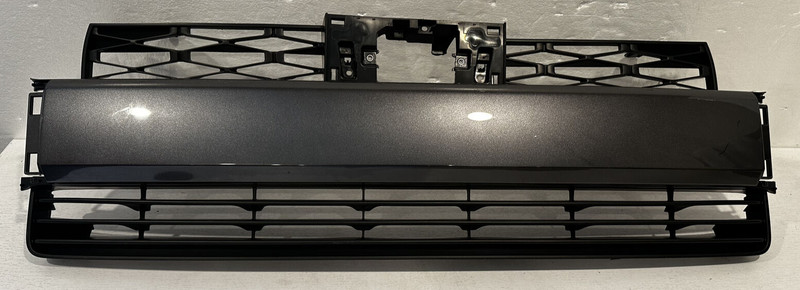 2020-23 TOYOTA 4RUNNER FRONT GRILLE OEM PART# 52701-35030