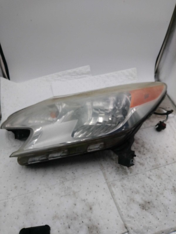 2015 Nissan Versa Left Headlight Assembly Blue OEM 102141 105K Miles