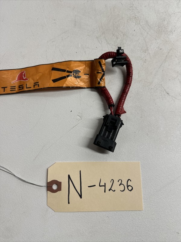 12-20 Tesla S Emergency Power Cut Firman Loop Disconnect 1015585-00-A 4236 B147