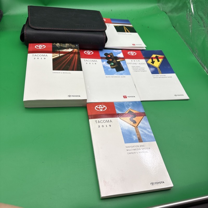 2019 Toyota Tacoma owners manual Quick Reference Guide With Case Included