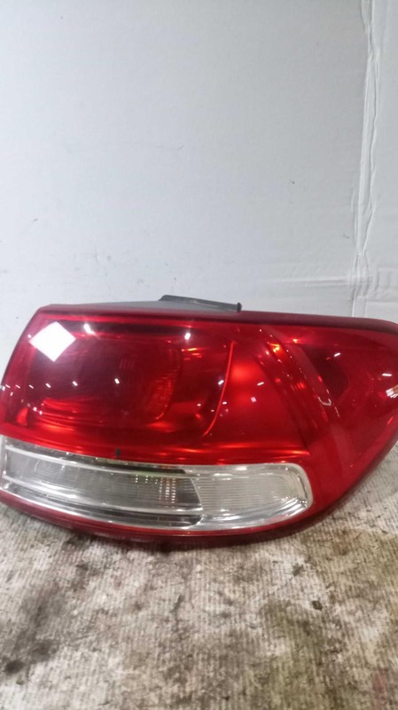 2016-2018 KIA SORENTO Right Tail Light Assembly LED Grey 10478 Used 127K Miles