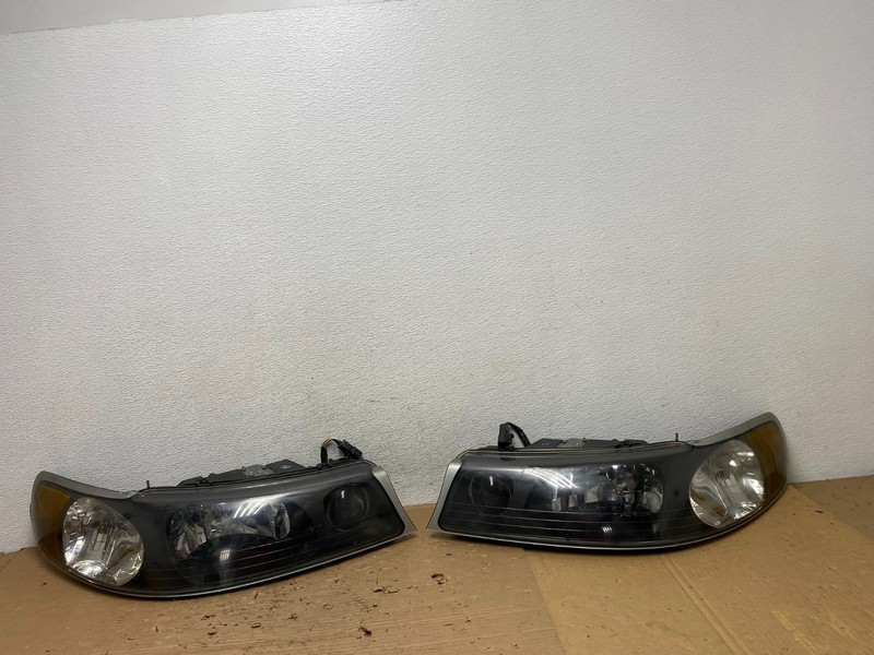 1999-2001 Lincoln & Town Car Left+Right Headlights Halogen Oem AD4383 DW