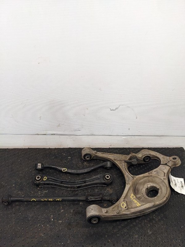 2011 - 2021 JEEP GRAND CHEROKEE REAR LEFT SUSPENSION CONTROL ARM SET OF1186771