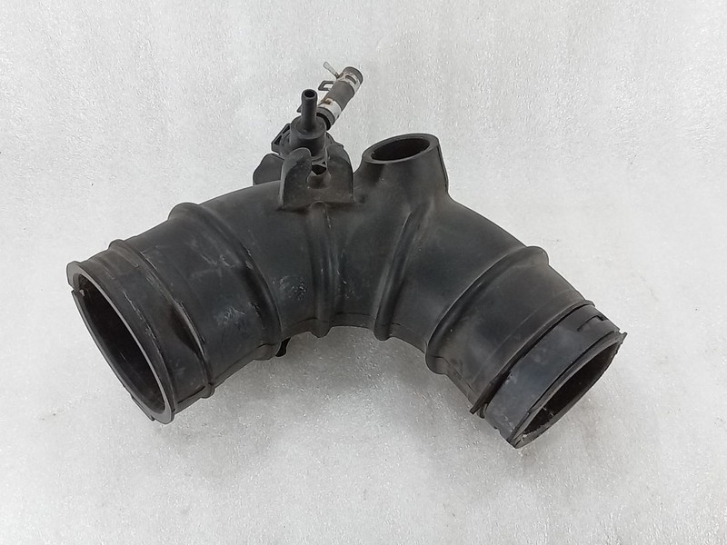 2004-2005 Toyota RAV4 2.4L Air Intake Tube w/ Vacuum Switch Valve 1788128180