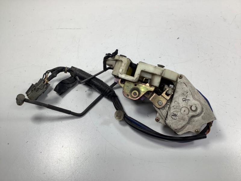 90-91 Accord 2Dr LX EX Lock Assembly, Right Front Passive Belt 72110-SM2-A12 OEM
