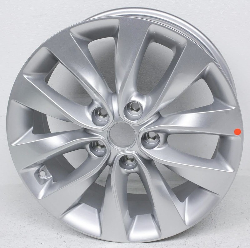 OEM Kia Optima 17 Inch Wheel52910-D5210 Scratches Marks