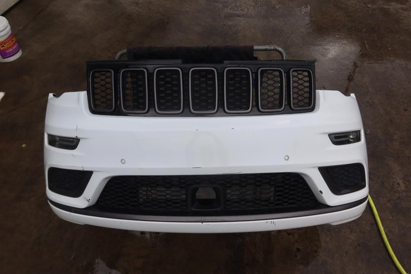 2017-2022 Jeep Grand Cherokee Limited X OEM Front Bumper w/ Grille Complete